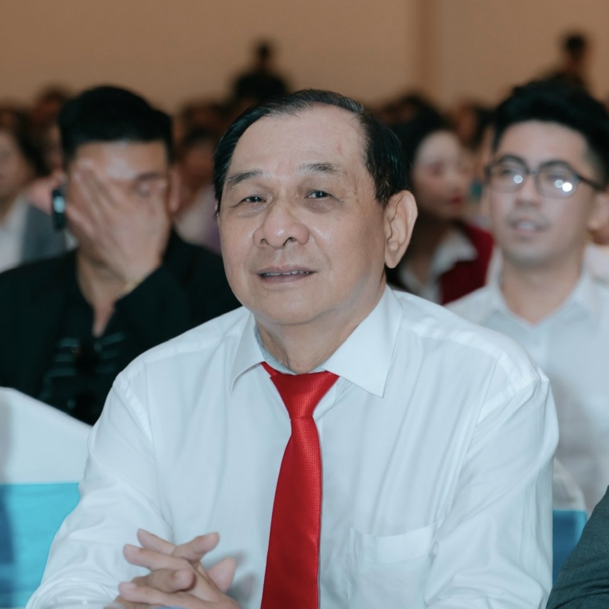 Tăng Trưởng 10%/năm: Bài Toán Đột Phá, Không Thể Giải Theo Lối Cũ