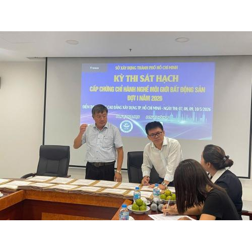 Bàn giao phong bì niêm phong mã thí sinh: Đề cao tính bảo mật tối đa